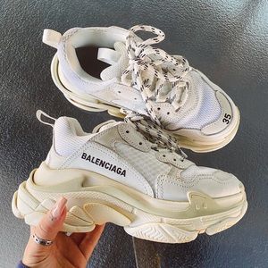 BALENCIAGA TRIPLE S SNEAKERS SIZE 5 (women’s)